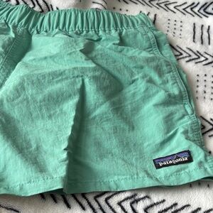 Patagonia Baggies mid-rise size M' Mint Green Shorts